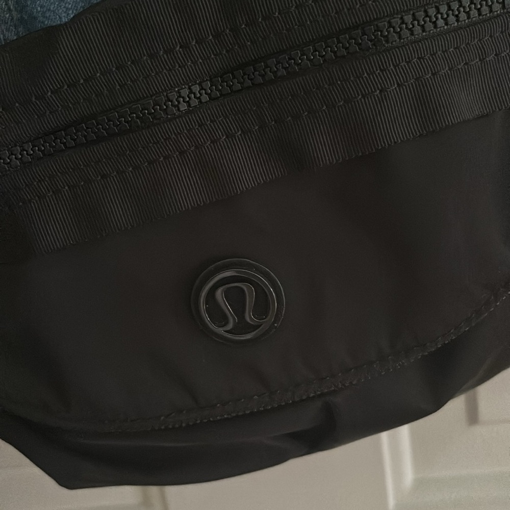 Lululemon festival bag